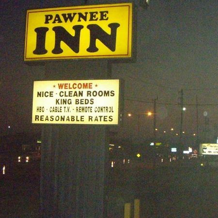 Pawnee Inn Уичита Екстериор снимка